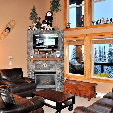 Large Dog Friendly Chalet With Private Hot Tub Villa Big White Ski Resort Bagian luar foto